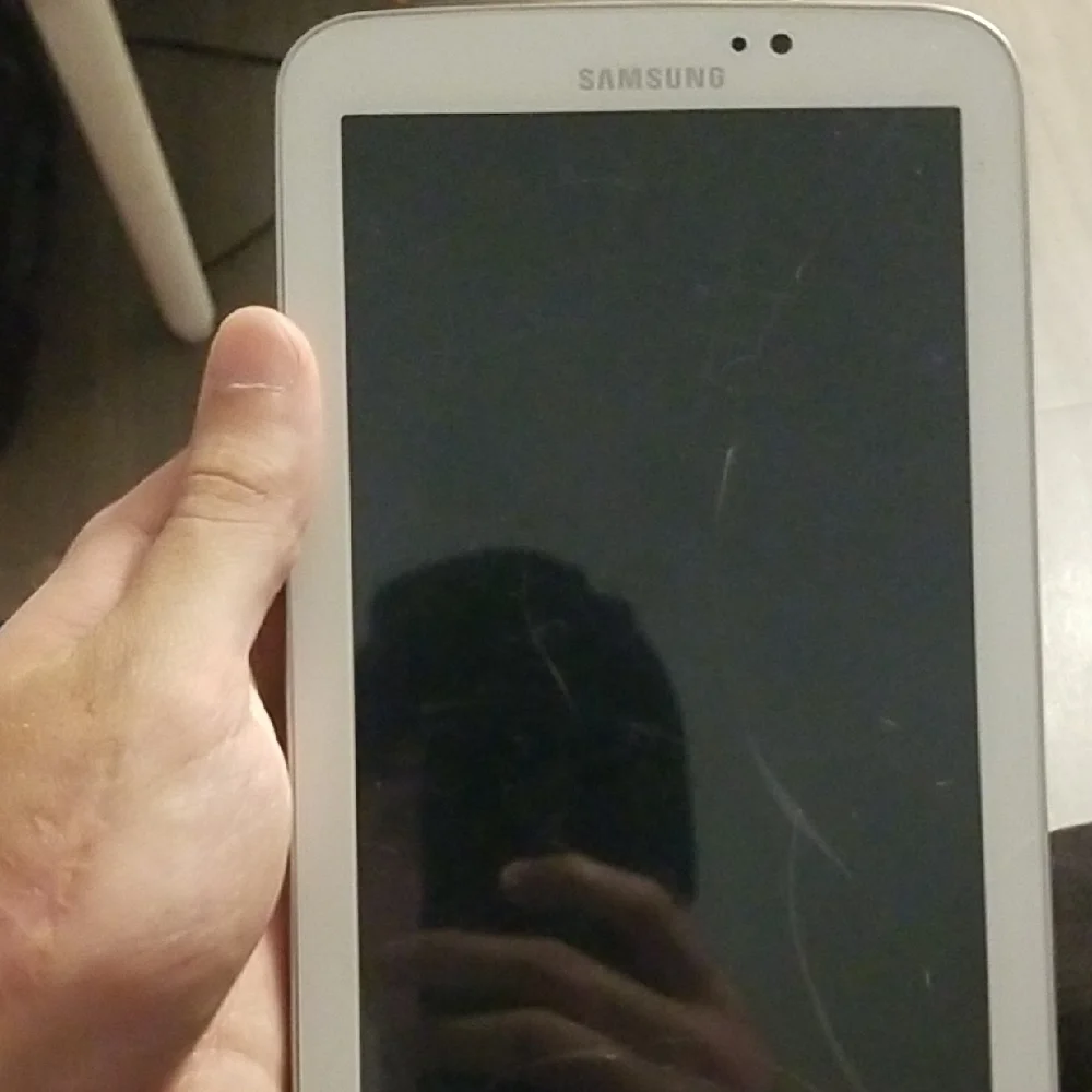 Samsung Tablet in White